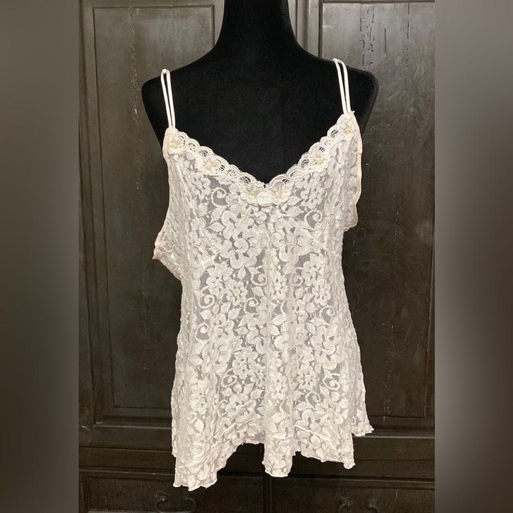 Cinema white Lace with sequins flowers camisole Large